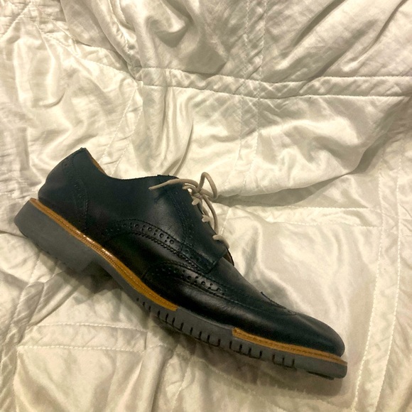 Cole Haan men size 10 Grand.Os black wingtip shoes EUC - Picture 3 of 8